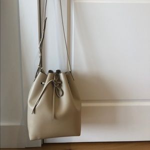 Bucket bag
